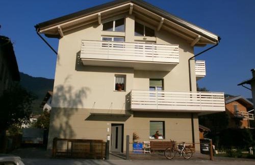 Baselga di Pine Apartment | Bright Apartment with Garden and Dolomite Views – Rated 9.5