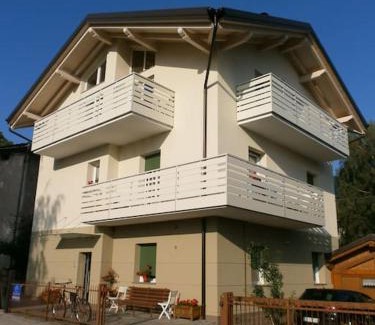 Baselga di Pine Apartment | Bright Apartment with Garden and Dolomite Views – Rated 9.5