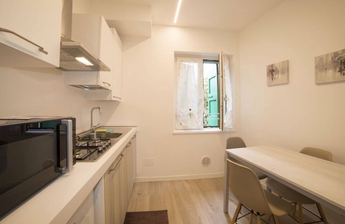 Cittadella Apartment | Cozy Apartment for 4 Near Arena and Piazza Bra