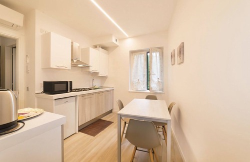 Cittadella Apartment | Cozy Apartment for 4 Near Arena and Piazza Bra