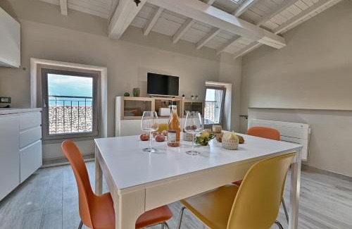 Aer Apartment | Pet-Friendly Getaway at Appartamento Luna - 9/10 Rated