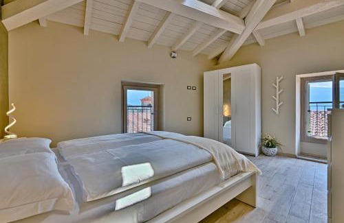 Aer Apartment | Pet-Friendly Getaway at Appartamento Luna - 9/10 Rated