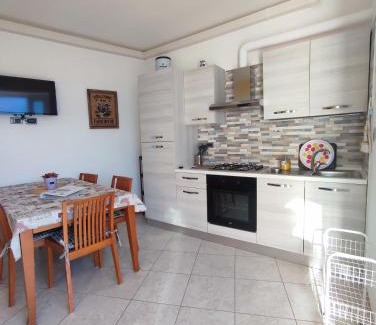 Assenza Apartment | Discover Appartamento Malva: Pet-Friendly Retreat with Hot Tub