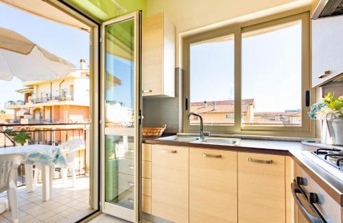 Tortoreto Lido Apartment | Oceanfront Appartamento Minerva with Private Beach Access