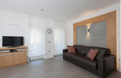 Andalo Apartment | Discover Appartamento Mirabell: Pet Friendly with Ocean View