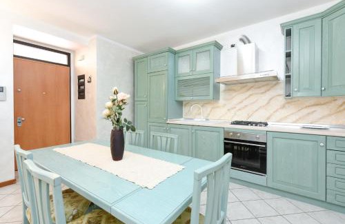 Solarolo Apartment | Pet-Friendly Manerba Centro: Highly Rated Family Getaway