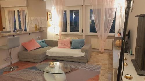 San Teodoro Apartment | Cozy Appartamento 'NINFEA' with Free WiFi & Family-Friendly