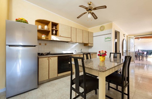 La Strea Apartment | Cozy 1881 Appartamento Oltremare with Family-Friendly Amenities