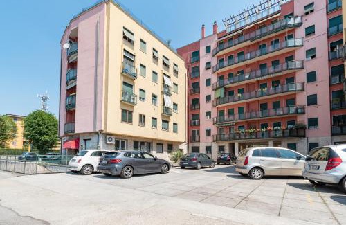 Brescia Apartment | Cozy Appartamento Ospedale Civile 4 with Hot Tub & Breakfast
