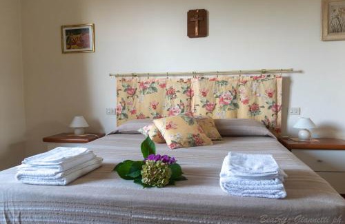 Luni Apartment | Family-Friendly Getaway at Appartamento Domus Lunae