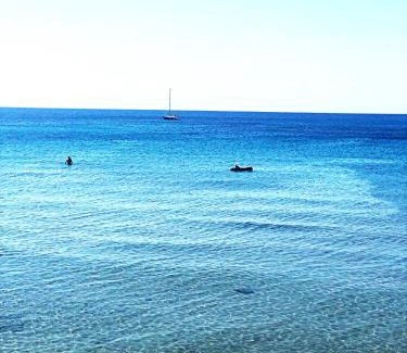 Santa Domenica Apartment | Beachfront Appartamento Pino & Giovanna with Ocean Views