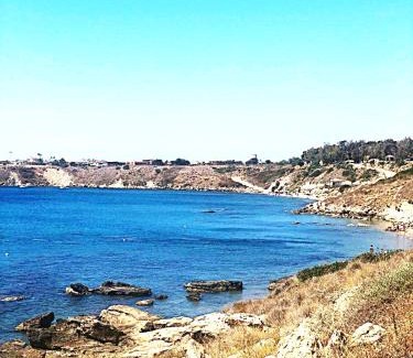 Santa Domenica Apartment | Beachfront Appartamento Pino & Giovanna with Ocean Views