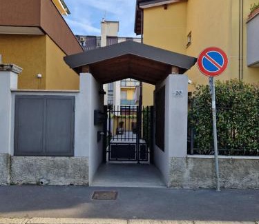 Cologno Monzese Apartment | Charming Appartamento Piccola Perla: Guest Rated 9.2/10