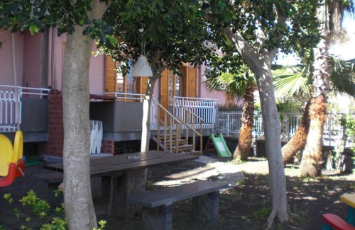 Sant'Anna House | Pet-Friendly Appartamento Pomelia with Kitchen Amenities