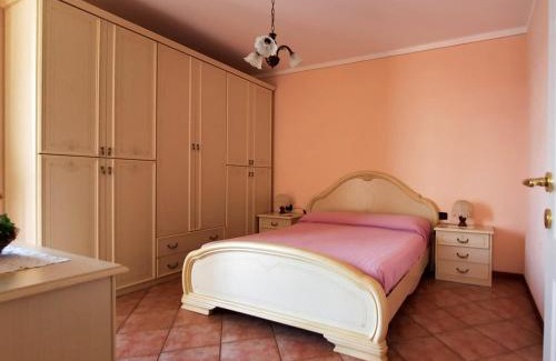 Cannero Riviera Apartment | Cozy Appartamento Porto 2 with Oceanfront Views