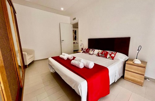Punta Secca Apartment | Oceanfront Appartamento Puntasecca Steps from the Beach