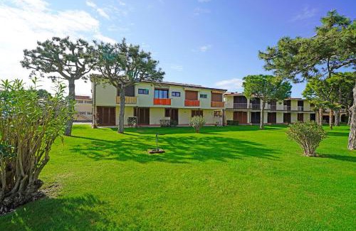 Pieve Vecchia Apartment | Oceanfront Appartamento Romantica Pieve with Child-Friendly Amenities