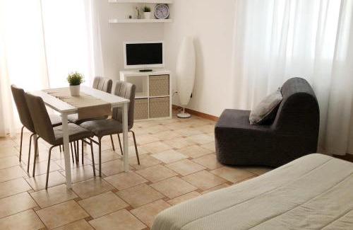 Negrar Apartment | Top-Rated Appartamento Rose e Tulipani for Families & Pets