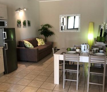 Pescantina Apartment | Rosegarden Apartment: Pet & Child Friendly Retreat with 9.1/10