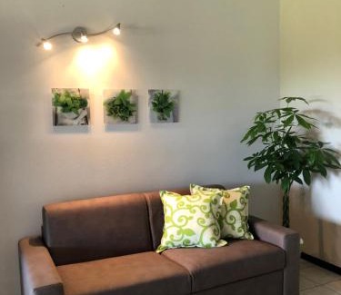 Pescantina Apartment | Rosegarden Apartment: Pet & Child Friendly Retreat with 9.1/10