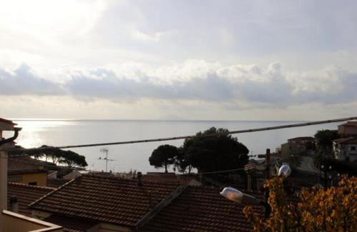 Seccheto Apartment | Pet-Friendly Appartamento Seccheto Mare Near Beautiful Beaches