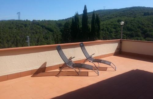 Chiocchio Apartment | Oceanfront Appartamento Sezzate 40 with Spectacular Views