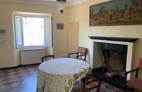 Casaleggio Boiro Apartment | Panoramic Appartamento Spinola in Lerma - Pet & Child Friendly
