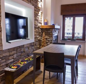 Sauze d'Oulx Apartment | Central Piazza Apartment: Highly Rated & Family-Friendly