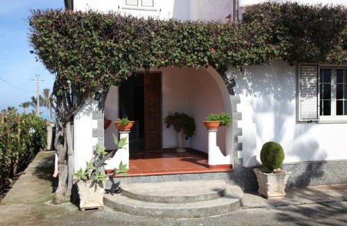 Ricadi Apartment | Pet-Friendly Appartamento Terry - Ideal Family Getaway