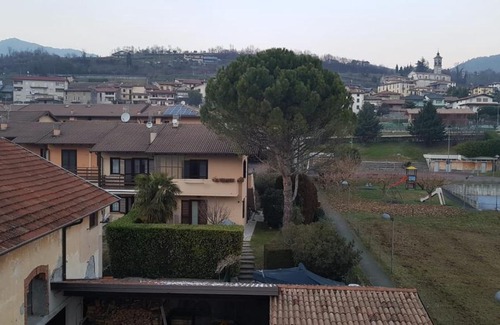 Solto Collina Apartment | Discover THE TOURIST SAN ROCCO - Pet & Child Friendly Stay
