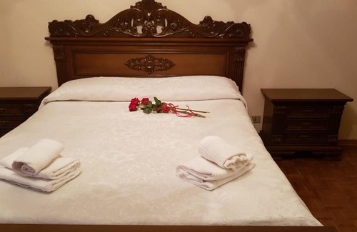 Solto Collina Apartment | Discover THE TOURIST SAN ROCCO - Pet & Child Friendly Stay