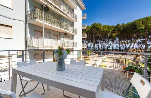 Alba Adriatica Apartment | Pet-Friendly Appartamento Timone Trilo with Sea View