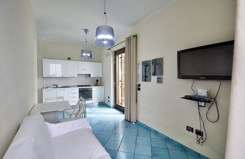 Acciaroli House | Beachfront Appartamento Torre Caleo: Top-Rated with Free Wi-Fi