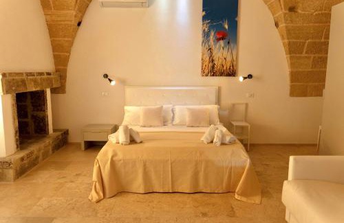 Sannicola Apartment | Elegant Appartamento Trifoglio with Ocean View Pool