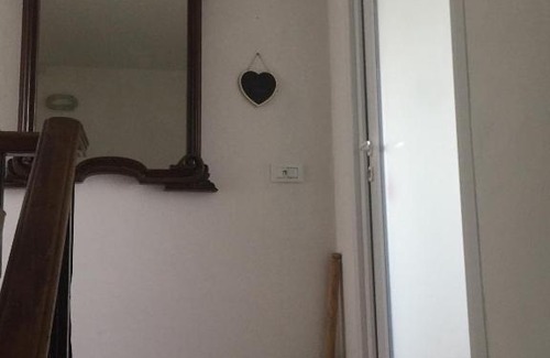 Volastra Apartment | Inviting "Borgo Cinque Terre" Appartment with Hot Tub & Breakfast