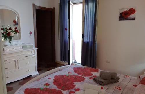 Bosa Historic Centre Apartment | Family-Friendly Le Rose: Rated 9/10 for Memorable Stays