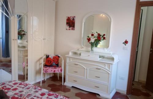 Bosa Historic Centre Apartment | Family-Friendly Le Rose: Rated 9/10 for Memorable Stays
