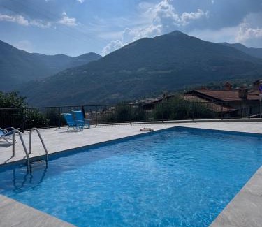 Zorzino Apartment | Appartamento Valentina piscina e vista lago