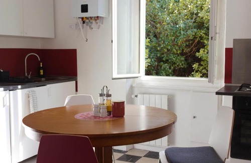 Oregina Apartment | Cozy Appartamento Verde sul Mare with Breakfast Included