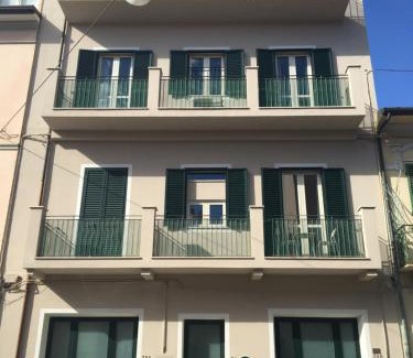 Viareggio Apartment | Appartamento Verdi: Steps from the Beach with Ocean Views