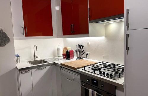 Viareggio Apartment | Appartamento Verdi: Steps from the Beach with Ocean Views