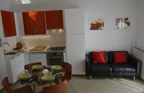 Viareggio Apartment | Appartamento Verdi: Steps from the Beach with Ocean Views