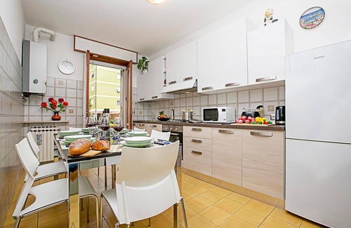Sud-Ovest Apartment | Welcoming Appartamento Verona With Kitchen & Breakfast