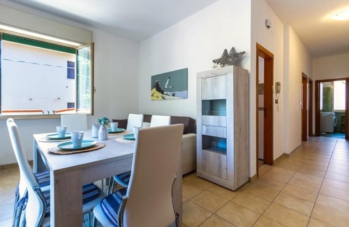 Tortoreto Lido Apartment | Cozy Appartamento Vespucci Trilo: Pet-Friendly Retreat