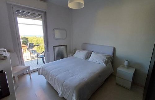 Misano Adriatico Apartment | Beachfront Retreat: Appartamento vista mare Misano Adriatico