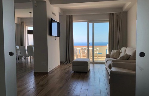 Capo d'Orlando Apartment | Scenic Appartamento Vista Mare in Capo D'Orlando