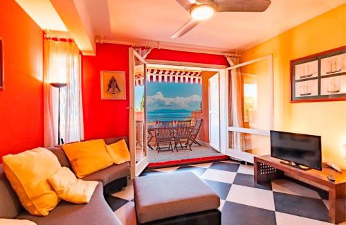 Capo D'arco Apartment | Oceanfront Appartamento Vista Mare with Pool & Restaurant
