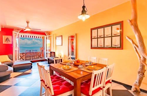 Capo D'arco Apartment | Oceanfront Appartamento Vista Mare with Pool & Restaurant