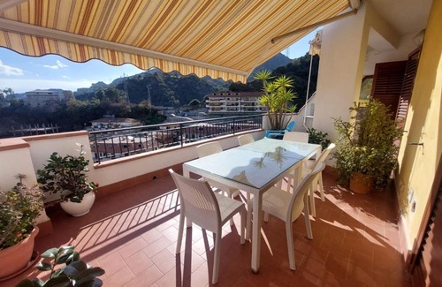 Letojanni Apartment | Impeccable Appartamento Yoselin - Family Friendly Retreat
