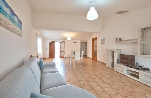 Vigliatore Apartment | Pet-Friendly Appartamento Zia Lucia with Oceanfront Views